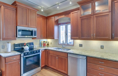 Blakeslee House | Lakefront Maryland Home - Deck, Grill & Pool Table