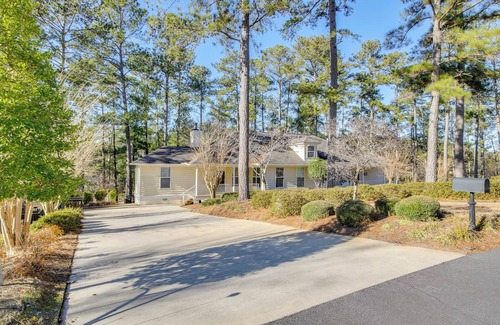 McCormick House | Lakefront McCormick Gem: Deck & Golf Course Views