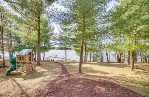 Neillsville House | Lakefront Neillsville Home with Fire Pit, Game Room!