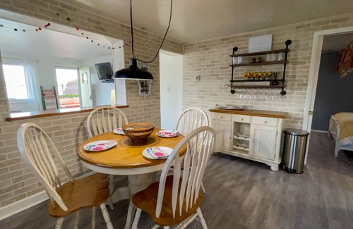 Warsaw House | LAKEFRONT Newly Remodeled & Late Checkout!