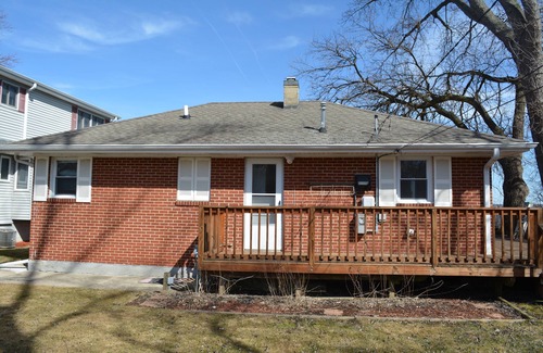 Pistakee Highlands Cottage | Lakefront, Newly Renovated, Tranquil Getaway, Free Water Sports