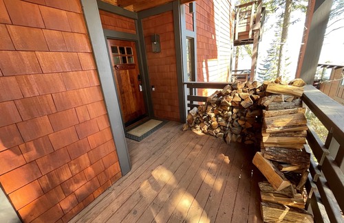 Dollar Point Condo | Lakefront North Lake Tahoe getaway in a Private Gated Community