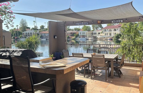The Lakes House | Lakefront Oasis 2b/2b, with Pontoon Boat, Clubhouse with Resort Amenities.