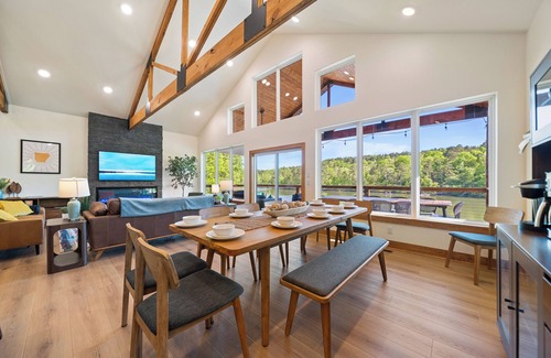 Royal House | Lakefront Oasis: Pool, Hot Tub, Game Room & Dock!
