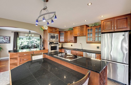 Central Okanagan House | Lakefront Okanagan Home with Large Private Patio, Lake View & Private Beach