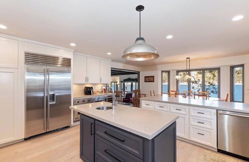 Boulder Bay Cabin | Lakefront On Waterview: Only 38 Steps to the Lake! Newly Remodeled! Stunning Views! Chef's Kitchen! Indoor hot tub and Sauna!