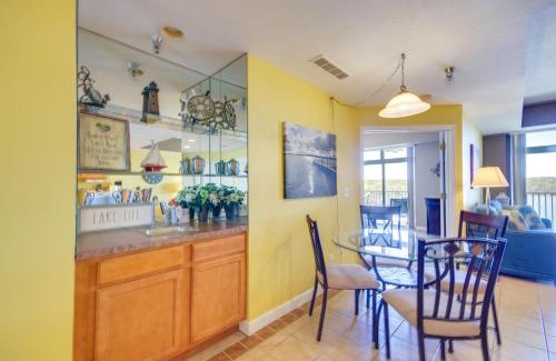 Osage Beach Apartment | Lakefront Osage Beach Condo Balcony and Pool Access