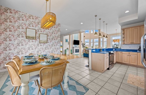Avon House | Lakefront - Pet Friendly - Arcade - Walk to Beach - Pool/Hot Tub