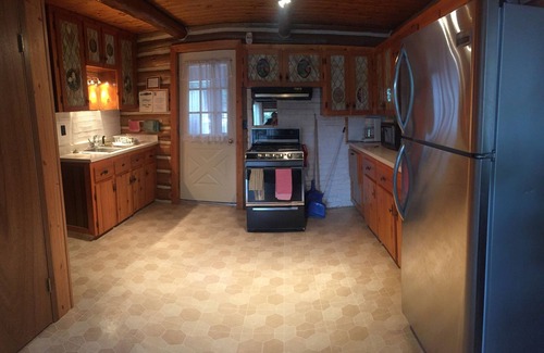 Deka Lake House | Lakefront Privacy off Canada's Fishing Highway (Hwy 24) in BC Cariboo