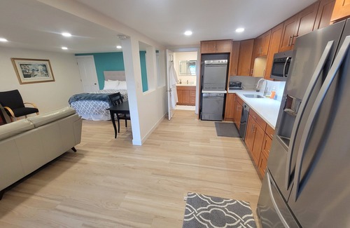 Viewpoint Apartment | Lakefront Private Studio on Lake Sammamish, Redmond near Microsoft and Nintendo