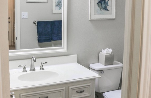 Atascocita House | Lakefront Retreat Enjoy Serenity and Scenic Views