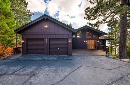Lake Forest House | Lakefront Retreat in Tahoe City- large home in Dollar Point
