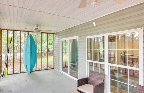 Ridgeway House | Lakefront Ridgeway Home w/Deck & Fire Pit!