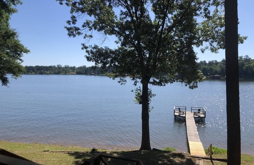 Dogwood Cabin | Lakefront rustic log cabin. Any season vacation, get away, or retreat.