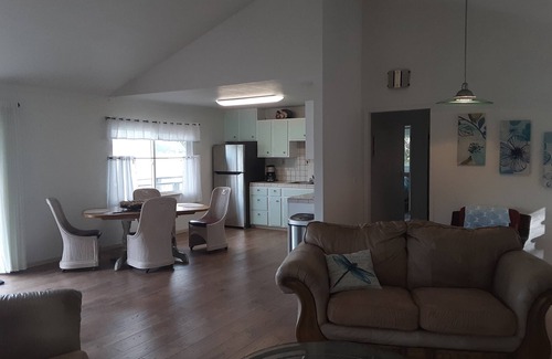 Clearlake House | Lakefront Secluded home,~ Sandy Sheltered Cove ~ Serene Location.All "SSSeS"