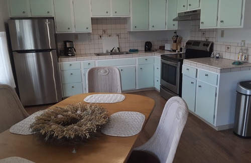 Clearlake House | Lakefront Secluded home,~ Sandy Sheltered Cove ~ Serene Location.All "SSSeS"