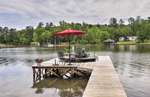 Milledgeville House | Lakefront Sparta Home Fire Pit, Dock and Kayak