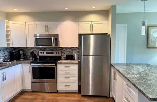 Shawnigan Lake Condo | Lakefront Suite at Shawnigan Lake Beach Resort