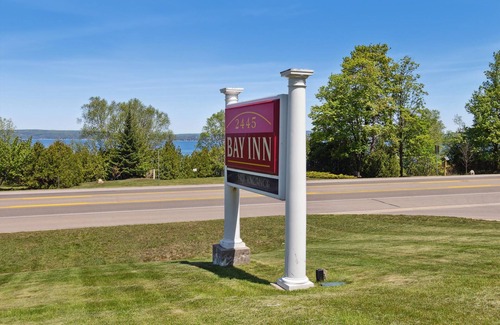 Petoskey Condo | Lakefront Sunset View Double Queen Suite