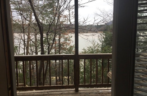 Albemarle House | Lakefront Tillery Getaway- Pontoon Boat for Rent and Pet Friendly
