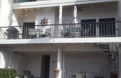 Horseshoe Bay House | Lakefront Townhome/Boat Dock Near Resort Hotel ~ View Total Solar Eclipse