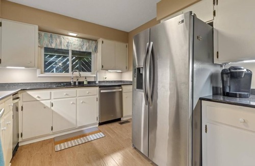 Dadeville House | Lakefront Townhome with Stunning Sunsets – StillWaters on Lake Martin