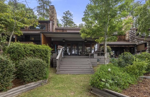 Dadeville House | Lakefront Townhome with Stunning Sunsets – StillWaters on Lake Martin