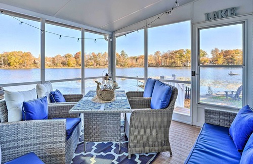Tully Cottage | Lakefront Tully Cottage w/ Screened Porch!
