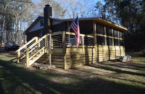 Lincolnton House | Lakefront/View, 2 bed/1 full and 1/2 bath renovated Strom Thurmond/Clarks Hill