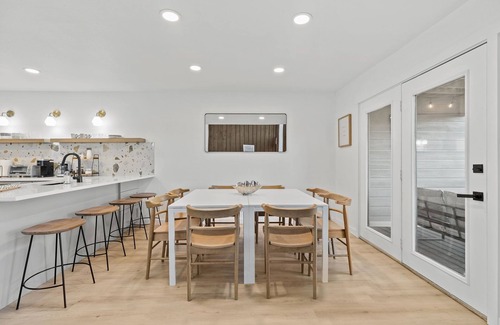 Point Venture House | Lakefront Views and Sunsets