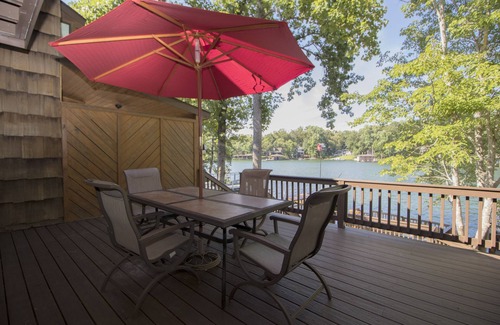 Dadeville Villa | Lakefront Villa in StillWaters – Perfect for Relaxation & Adventure!