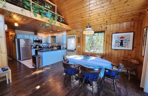 Willsboro Cottage | Lakefront w/large deck, screened porch, dock, private lakefront. Pet friendly!