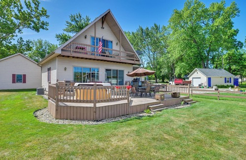 Warsaw House | Lakefront Warsaw Home w/Private Dock + Golf Cart