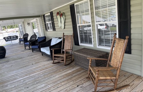 White Lake House | Lakefront with Private Pier at White Lake