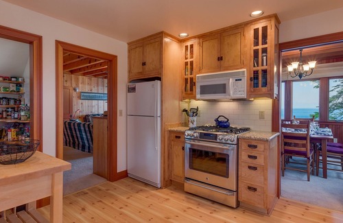 Meeks Bay House | Lakefront with Private Pier and Buoy. Panoramic Lake View