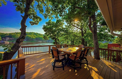 Camdenton House | Lakeftont 4BD/2BA/Private Dock/Grill/Decks/Firepit/Quiet Cove-12PP