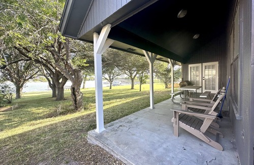 Dinero House | Lakehouse at Lake Corpus Christi with pier