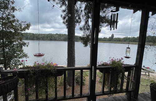 Oak Vale Cabin | Lakehouse get-a-way at Goss Reservoir.