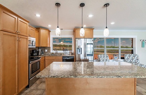 Avon Park House | Lakehouse Getaway