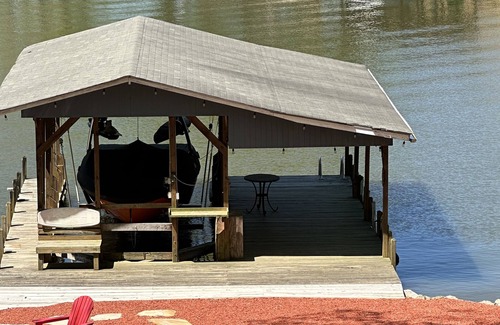 Mount Gilead Cottage | Lakehouse in a Protected Cove with Striking Views of Lake Tillery!