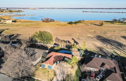 Garland House | Lakehouse w/Pool, Spa, & Gameroom