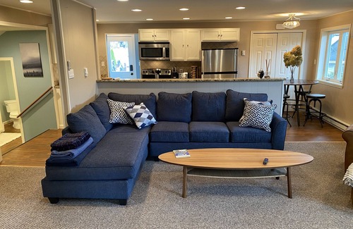 Harveys Lake House | Lakehouse with beautiful setting, public boat launch within walking distance.