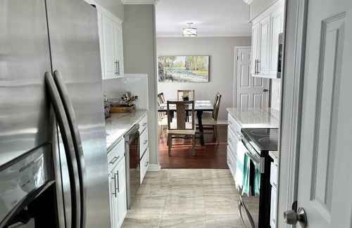 Gober House | Lakehouse with lake access, spacious yard, updated interior