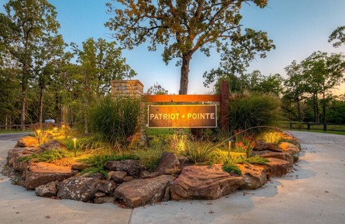 Eufaula Apartment | LakeItToTheLimit Loft - New Charming studio in Eufaula's Patriot Pointe