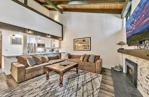South Lake Tahoe House | Lakeland Village #412 - 4 BR plus loft and 3 BA. 12 max