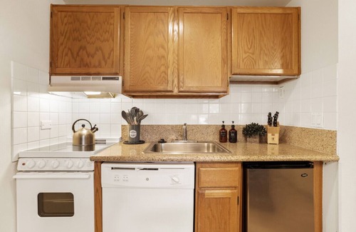 South Lake Tahoe House | Lakeland Village 2 Bed Condo w/Pool View