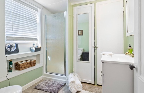 Lakeport Apartment | Lakeport Charmer near downtown and boat ramp !