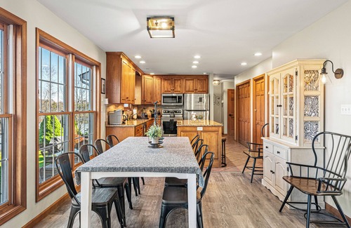 Long Pond House | Laker's Pointe by AvantStay | Lakefront Private Peninsula | Hot Tub, Game Room