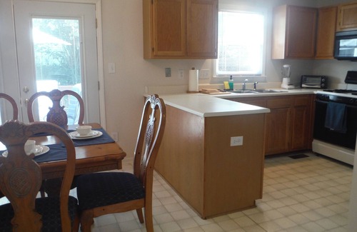 Durham House | Lakeshore 3 Bedroom Retreat