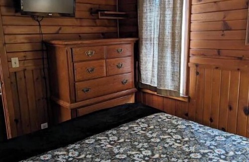 Faribault Cabin | Lakeshore Cabin @ Winjums